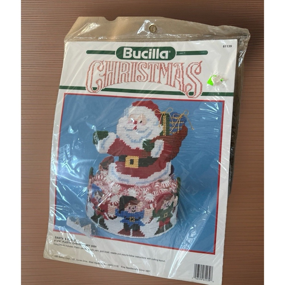 Vintage 1990 Bucilla Christmas Santa‎ & Elves 61139 Plastic Canvas Candy Dish